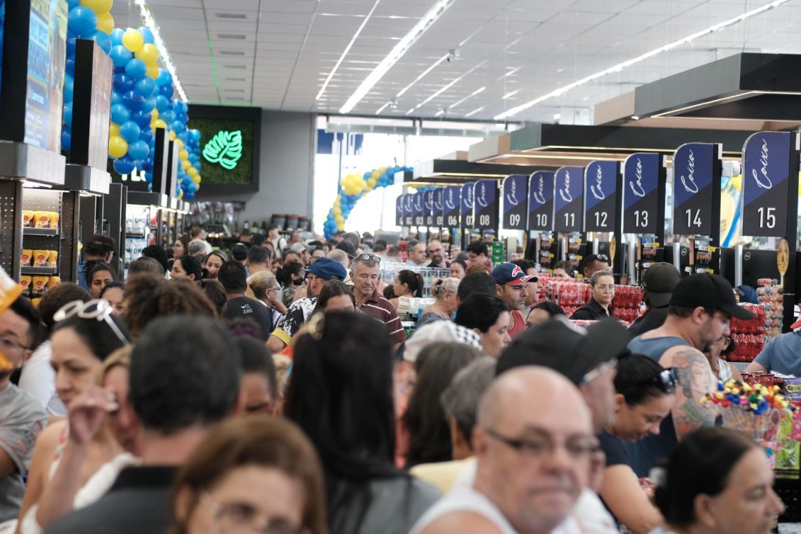 Leia mais sobre o artigo Consumo nos lares brasileiros registra crescimento de 2,48% no primeiro trimestre de 2025, aponta ABRAS