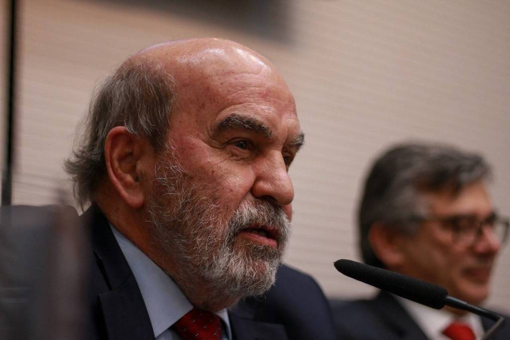 Leia mais sobre o artigo ‘Falamos do metanol, mas e os agrotóxicos nos alimentos?’, questiona José Graziano