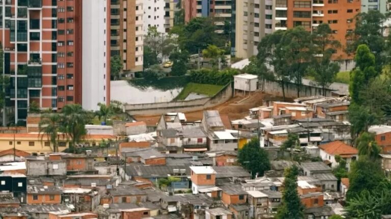 Leia mais sobre o artigo Brasil avança contra a pobreza, mas grandes capitais ainda sentem o peso da desarticulação das políticas sociais