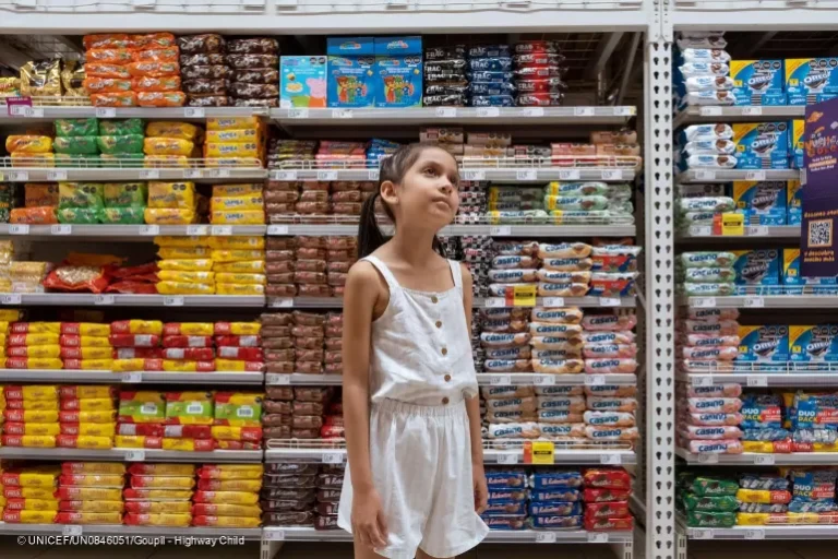 Leia mais sobre o artigo Ambiente alimentar influencia o consumo de ultraprocessados no Brasil, aponta estudo