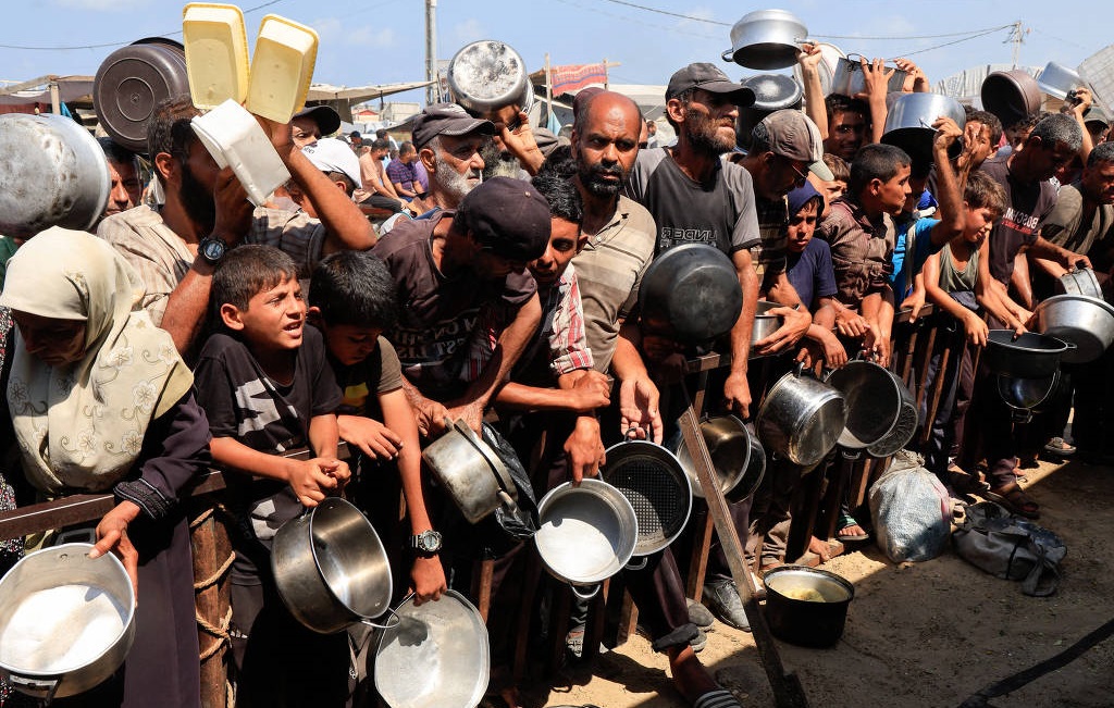 Leia mais sobre o artigo Fome, poder e destruição: estudo analisa o bloqueio alimentar em Gaza como prática de genocídio