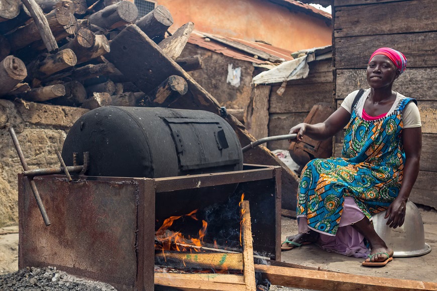 Leia mais sobre o artigo O tempo que falta à mesa: alimentos ultraprocessados e o trabalho invisível das mulheres na África Subsaariana